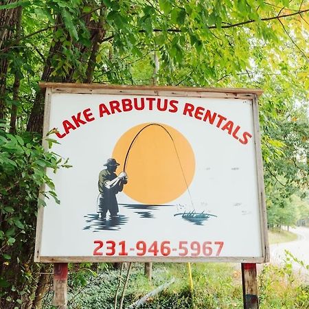 Arbutus Lake 3 Bedroom Cottage Traverse City Eksteriør bilde