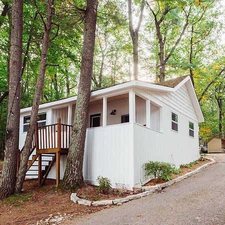 Arbutus Lake 3 Bedroom Cottage Traverse City Eksteriør bilde