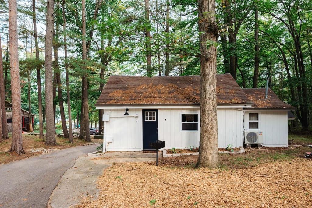 Arbutus Lake 3 Bedroom Cottage Traverse City Eksteriør bilde