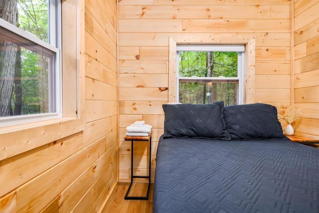 Arbutus Lake 3 Bedroom Cottage Traverse City Eksteriør bilde