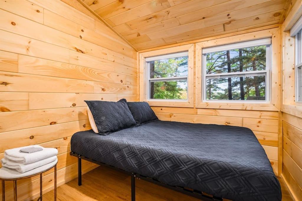 Arbutus Lake 3 Bedroom Cottage Traverse City Eksteriør bilde