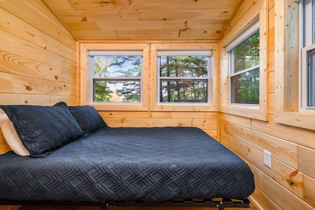 Arbutus Lake 3 Bedroom Cottage Traverse City Eksteriør bilde