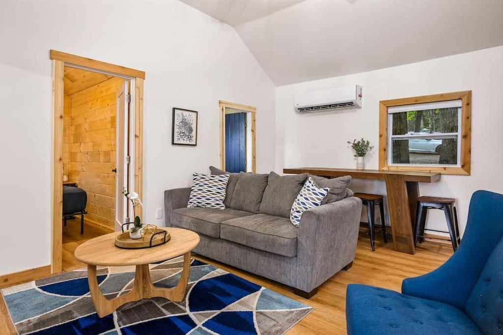 Arbutus Lake 3 Bedroom Cottage Traverse City Eksteriør bilde
