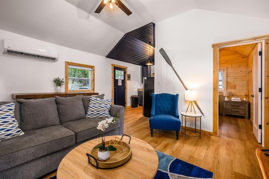 Arbutus Lake 3 Bedroom Cottage Traverse City Eksteriør bilde