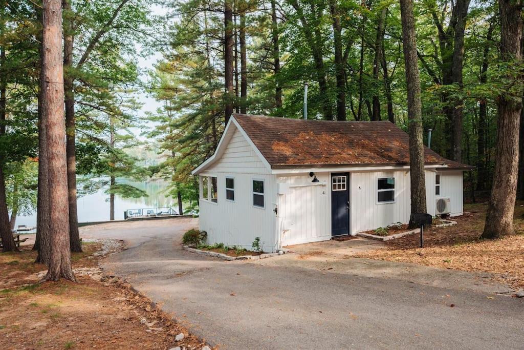 Arbutus Lake 3 Bedroom Cottage Traverse City Eksteriør bilde